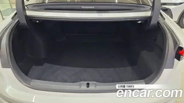 Toyota Crown Crossover 2024 — Photo 14/17
