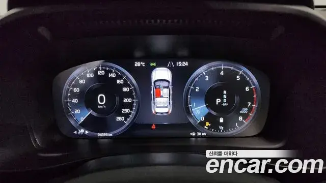 Volvo XC40 2020 — Photo 22/32
