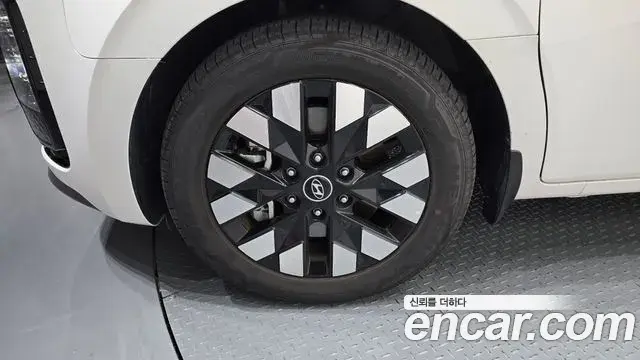 Hyundai Staria 2025 — Şəkil 12/20