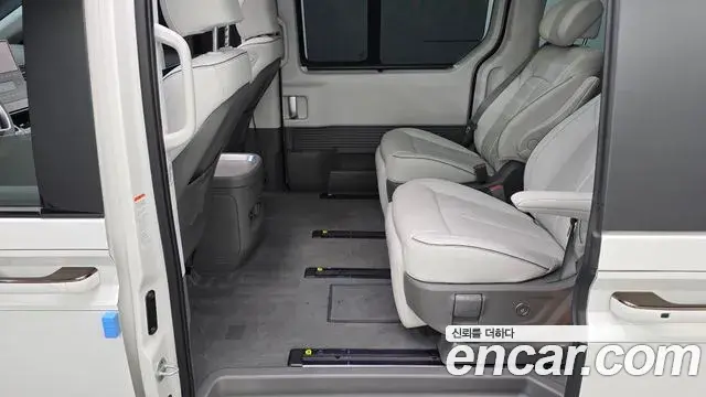 Hyundai Staria 2025 — Şəkil 15/20