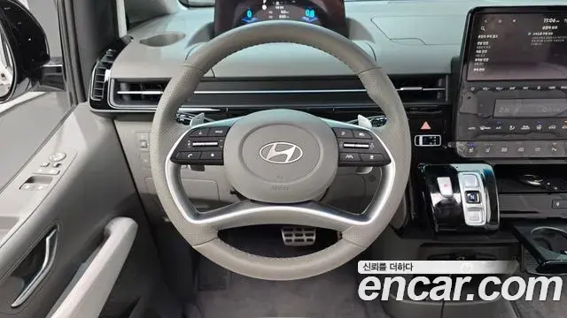 Hyundai Staria 2025 — Şəkil 13/20