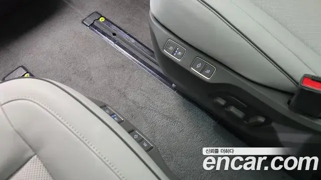 Hyundai Staria 2025 — Şəkil 14/20