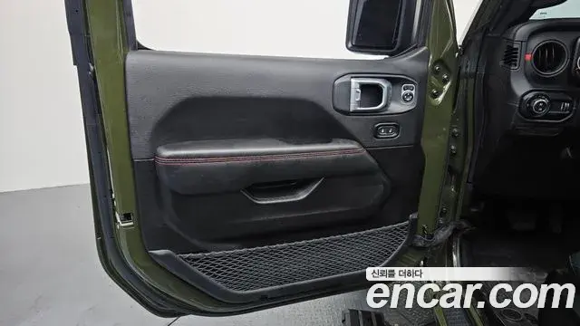 Jeep Wrangler 2024 — Photo 24/31