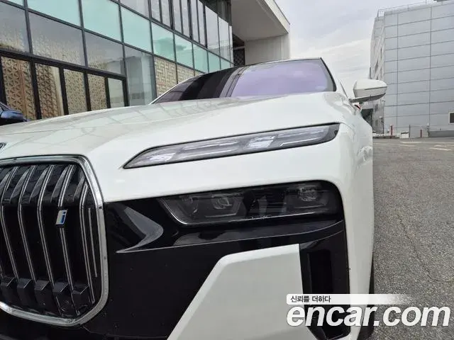 BMW i7 2024 — Şəkil 16/20