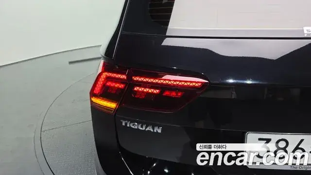 Volkswagen Tiguan 2020 — ფოტო 20/30