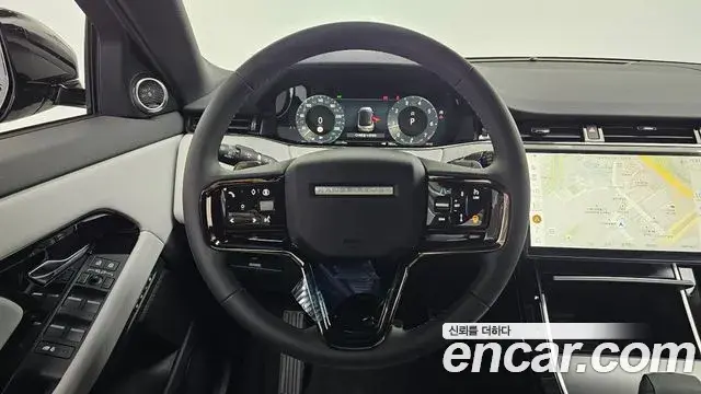 Land Rover Range Rover Evoque 2026 — Photo 2/20