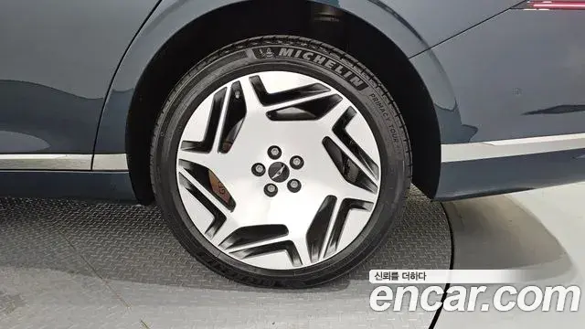 Genesis G90 2022 — Şəkil 11/33