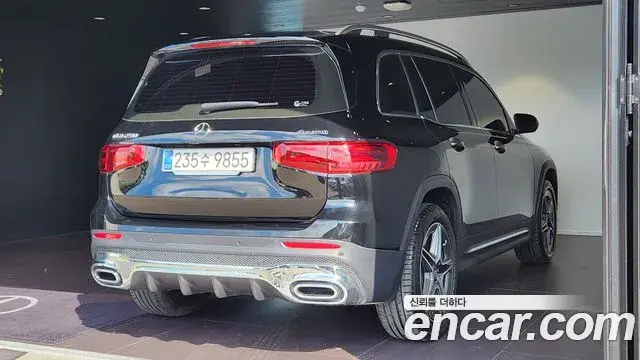 Mercedes-Benz GLB-Class 2025 — Фото 2/18