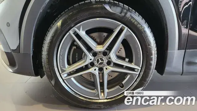 Mercedes-Benz GLB-Class 2025 — Фото 5/18