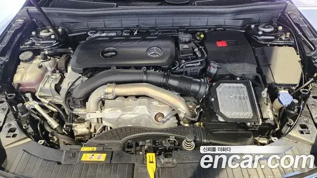 Mercedes-Benz GLB-Class 2025 — Фото 6/18