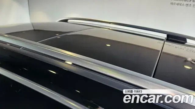 Mercedes-Benz GLB-Class 2025 — Фото 12/18