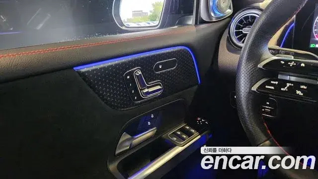 Mercedes-Benz GLB-Class 2025 — Фото 15/18