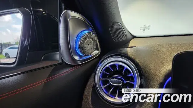 Mercedes-Benz GLB-Class 2025 — Фото 18/18
