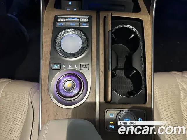 Genesis GV80 2022 — ფოტო 16/17
