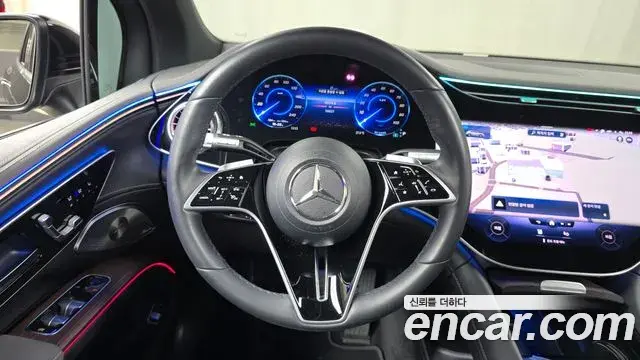 Mercedes-Benz EQS SUV 2023 — Şəkil 28/33