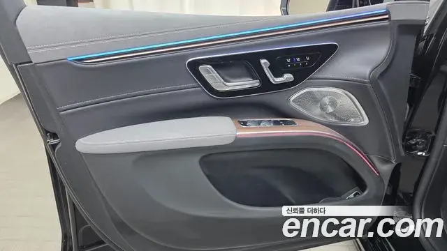 Mercedes-Benz EQS SUV 2023 — Şəkil 22/33