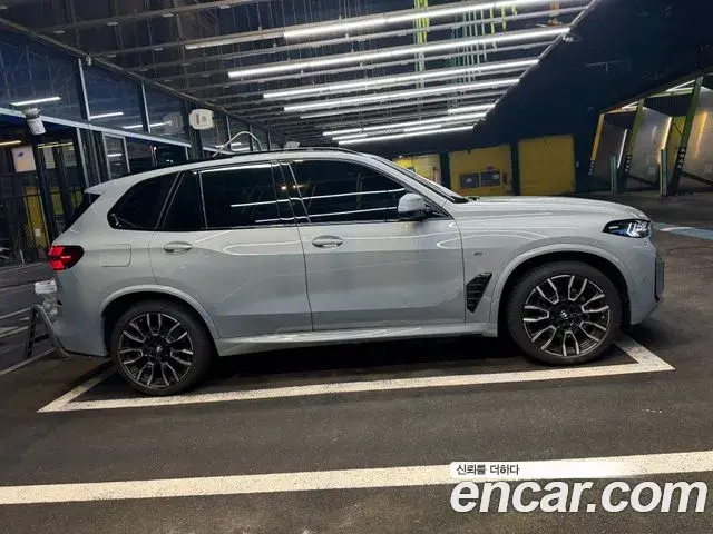 BMW X5 2025 — Photo 12/13