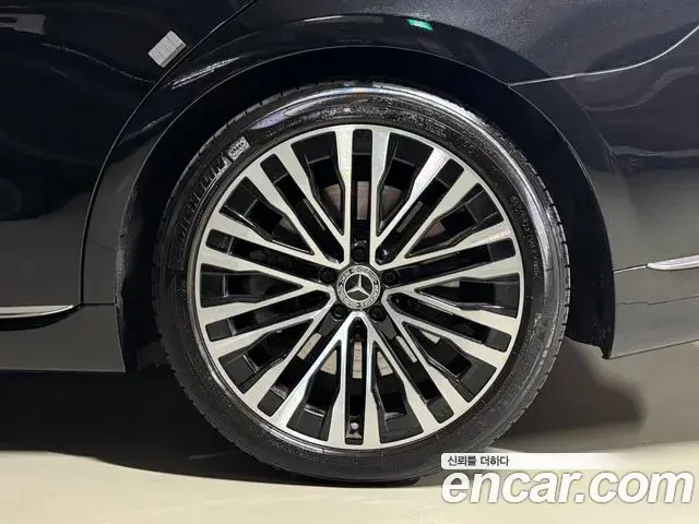 Mercedes-Benz S-Class 2021 — Photo 5/20