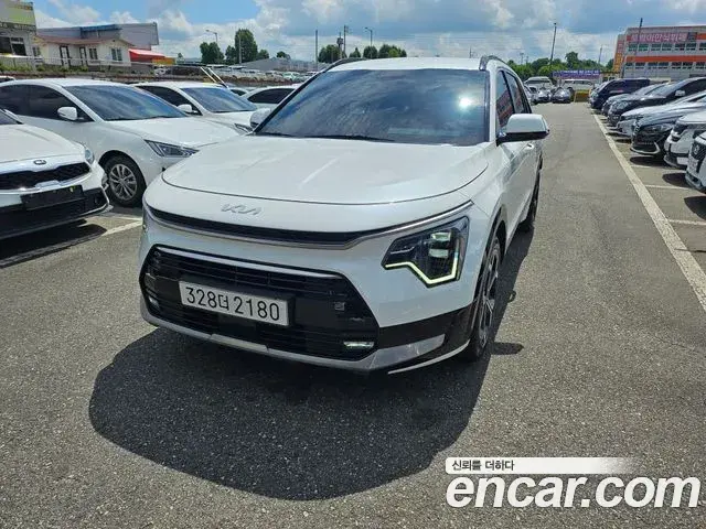 Kia Niro 2022 — Фото 10/20
