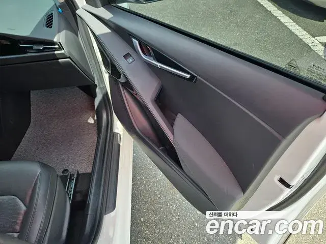 Kia Niro 2022 — Фото 20/20