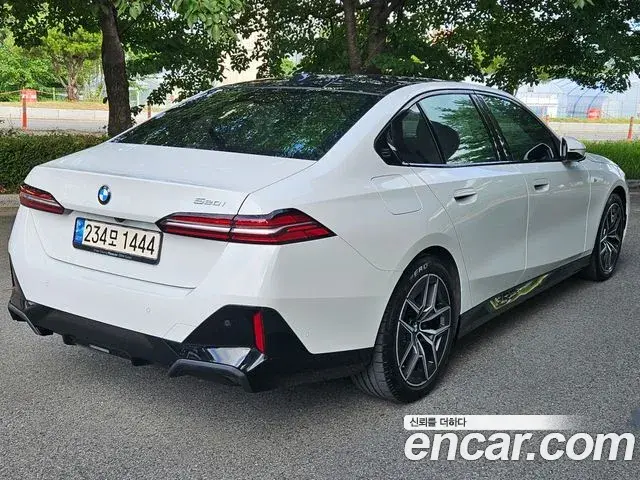 BMW 5 Series 2024 — Şəkil 15/20