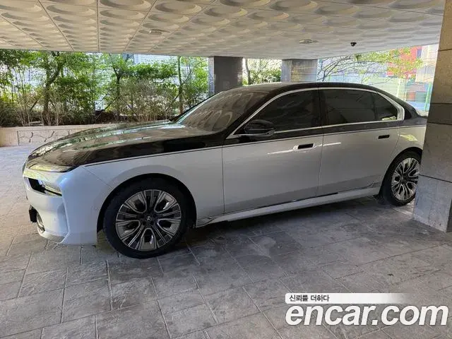 BMW 7 Series 2023 — ფოტო 7/8