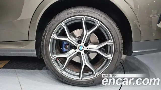 BMW X6 2022 — Photo 16/30