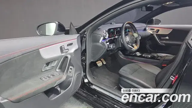Mercedes-Benz CLA-Class 2020 — Photo 9/31