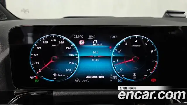 Mercedes-Benz GLA-Class 2021 — Фото 8/20