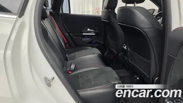 Mercedes-Benz GLA-Class 2021 — Фото 11/20