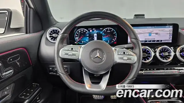 Mercedes-Benz GLA-Class 2021 — Фото 12/20