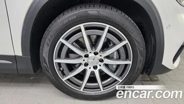 Mercedes-Benz GLA-Class 2021 — Photo 31/32