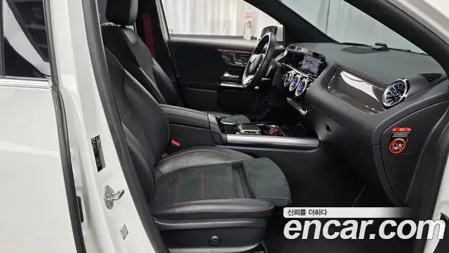 Mercedes-Benz GLA-Class 2021 — Photo 23/32