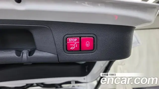 Mercedes-Benz GLA-Class 2021 — Photo 8/32