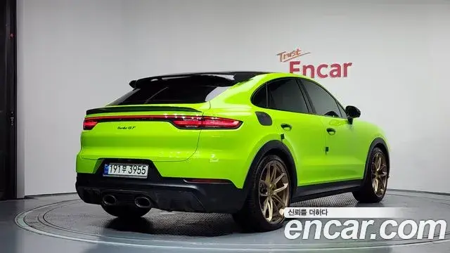 Porsche Cayenne 2022 — ფოტო 6/33