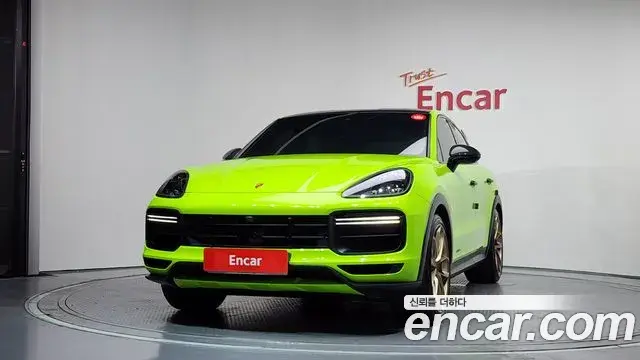 Porsche Cayenne 2022 — ფოტო 29/33