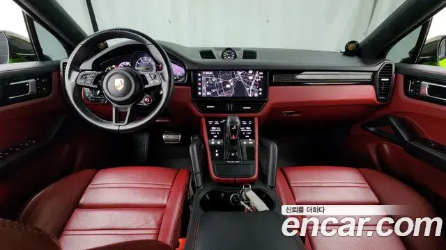 Porsche Cayenne 2022 — ფოტო 8/33