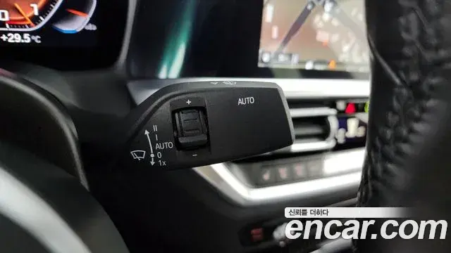 BMW 3 Series 2022 — Şəkil 17/32