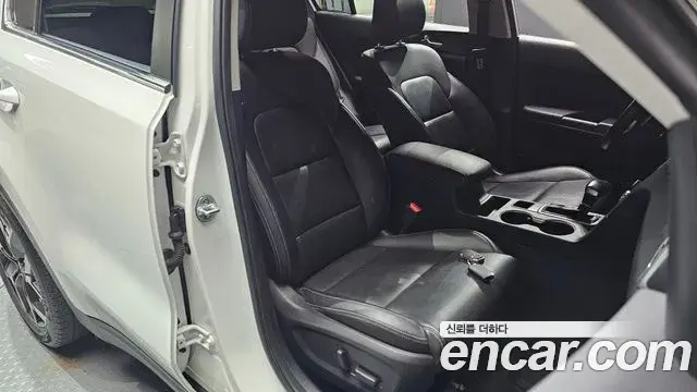 Kia Sportage The Bold 2019 — Фото 11/20