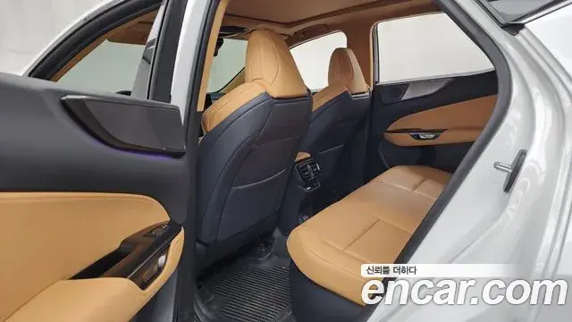 Lexus NX450h+ 2025 — Şəkil 9/34