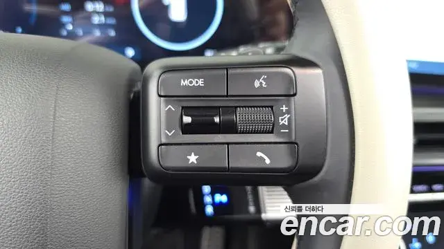 Hyundai Santa Fe 2024 — Фото 17/20