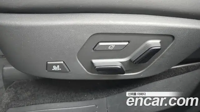 Hyundai Santa Fe 2024 — ფოტო 35/42
