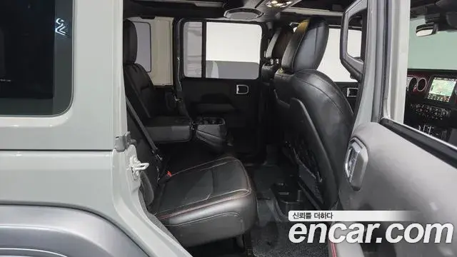 Jeep Wrangler 2023 — Photo 25/30