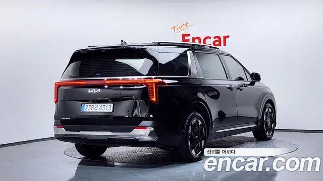 Kia Carnival 2024 — Фото 1/20