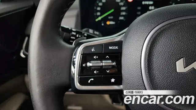 Kia Carnival 2024 — Фото 16/20