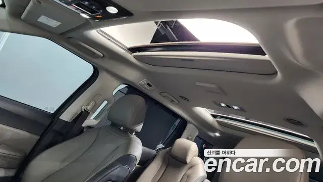 Kia Carnival 2024 — Фото 18/20