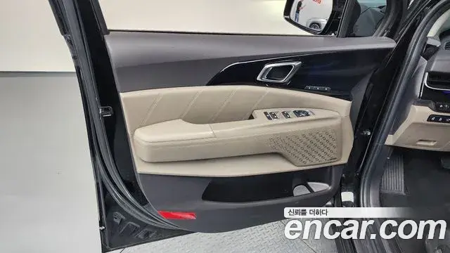 Kia Carnival 2024 — Şəkil 39/40