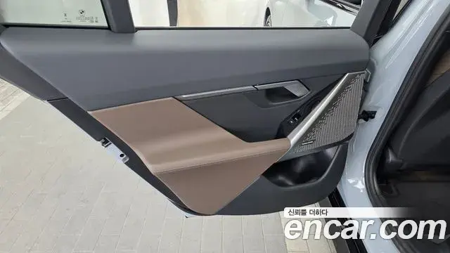 BMW 5 Series 2025 — ფოტო 19/32
