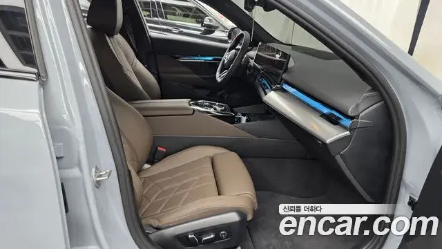 BMW 5 Series 2025 — ფოტო 12/32
