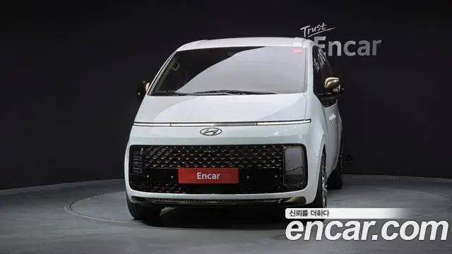 Hyundai Staria 2023 — Photo 6/20